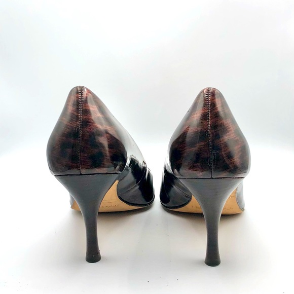 TAHARI PATENT LEATHER ANIMAL PRINT OPEN TOE PUMPS - Picture 15 of 16